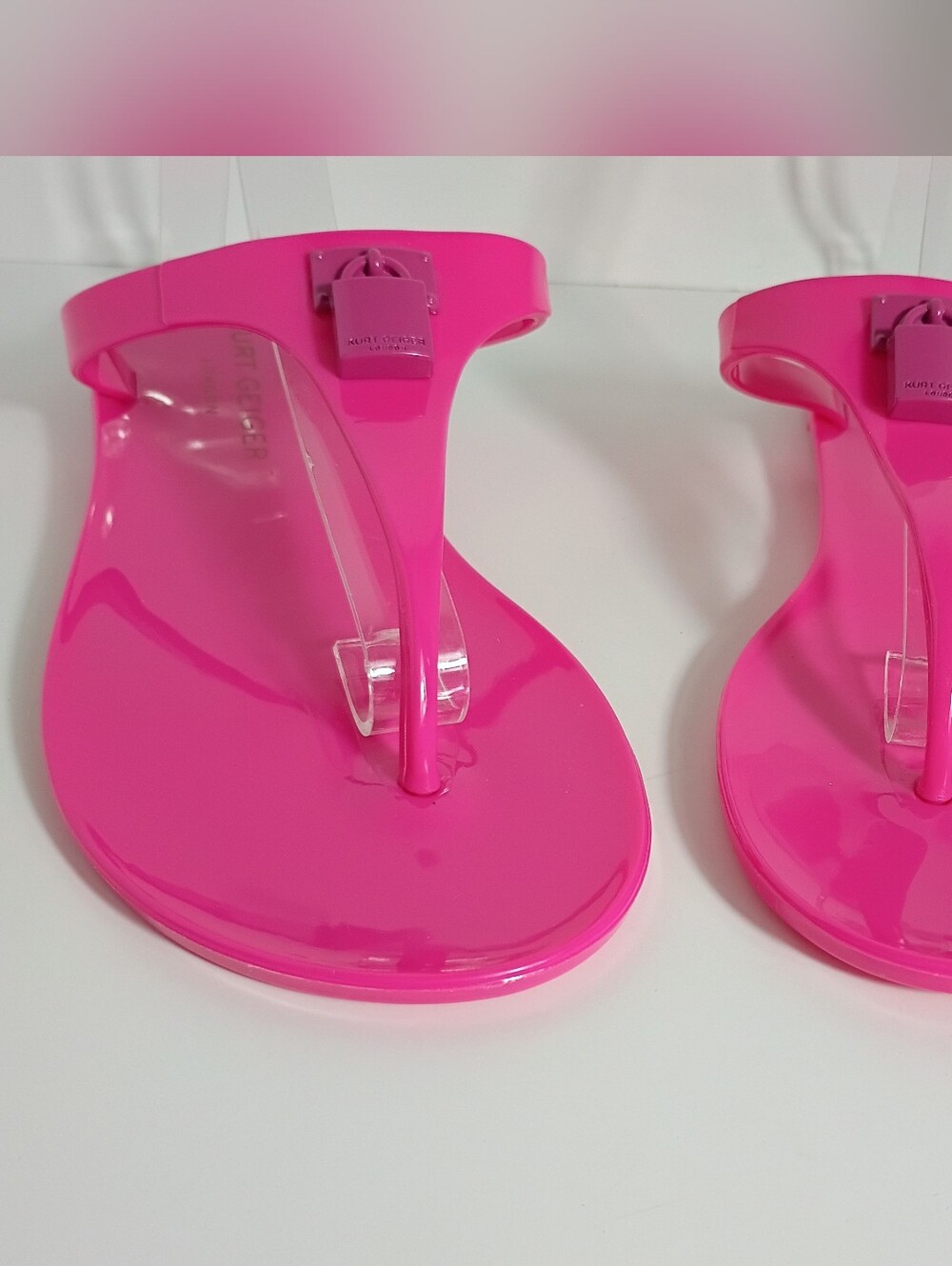 Kurt Geiger London Brixton Fushia Pink Jelly Thong Sandals Size 37/US 7 - Picture 2 of 11